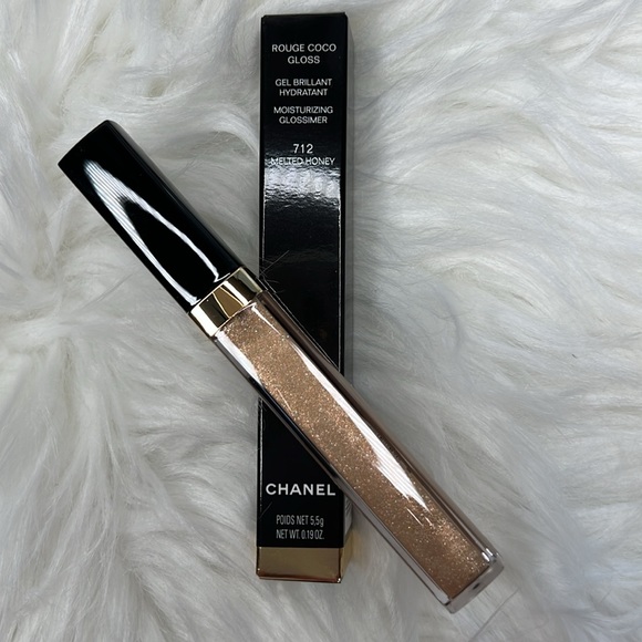COPY - CHANEL  COCO LIP GLOSSMelted Honey This lit’s golden in color - Picture 6 of 16